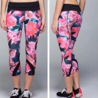 LULULEMON Run Inspire Crop Capri II Leggings Floral Print Secret Garden Size 6